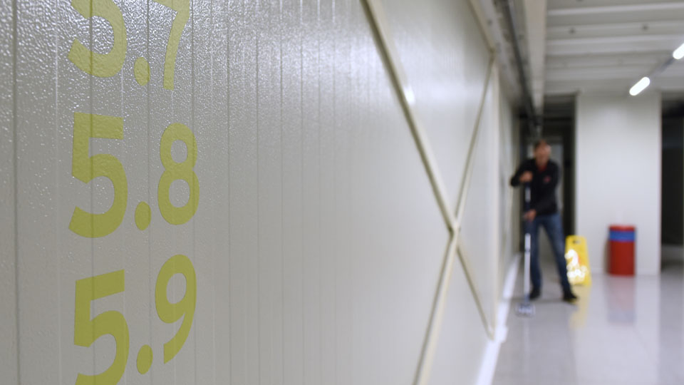 Reiniging van vloeren in datacenter
